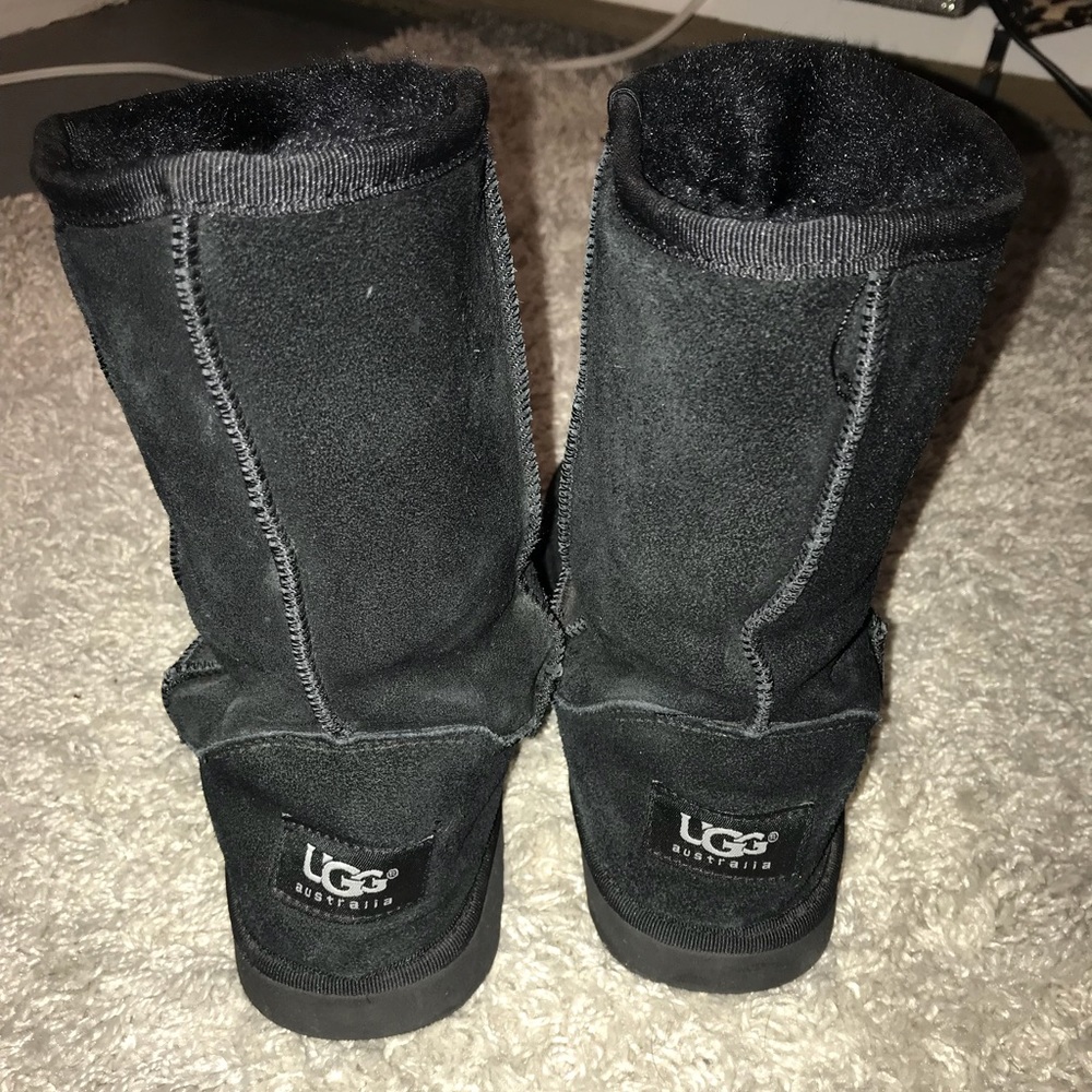 original black UGGs women’s size 6